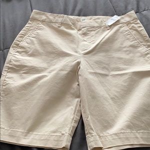 GAP women’s Bermuda Shorts